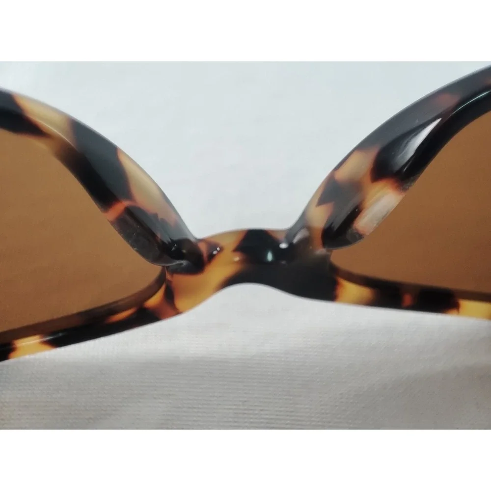 BULOVA Shantou Tortoise Sunglasses Women Cat Eye Crystal Temples‎ 54-17-140 Case